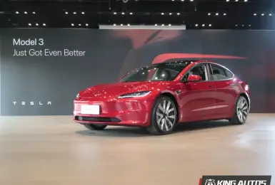 實車直擊｜《Tesla Model 3 煥新版》新增氣氛燈 後座螢幕 雙前座通風等配備 169.99萬元起