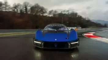 來聽聽Maserati MCXtrema賽車的聲浪