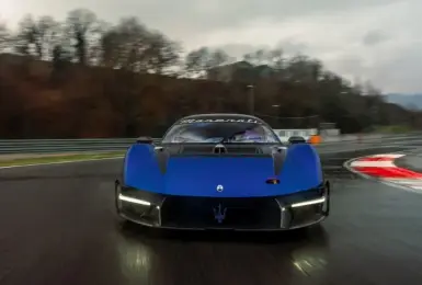 來聽聽Maserati MCXtrema賽車的聲浪