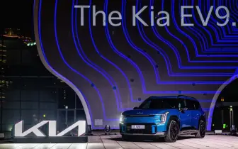 The Kia EV9純電智慧旗艦LSUV 榮獲2024車訊風雲獎「年度風雲車、最佳進口電動車」雙冠！