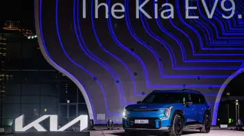 The Kia EV9純電智慧旗艦LSUV 榮獲2024車訊風雲獎「年度風雲車、最佳進口電動車」雙冠！
