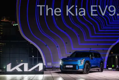 The Kia EV9純電智慧旗艦LSUV 榮獲2024車訊風雲獎「年度風雲車、最佳進口電動車」雙冠！