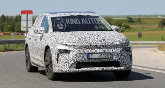 純電版《Skoda Karoq》首次曝光 有望與Audi Q4 e-tron共享平台 還打算推出性能vRS車款