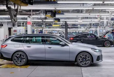 《BMW i5 Touring》下月初在台上市｜多10萬 升級迷人翹臀&大空間 下月初在台上市｜雙動力 最大續航560公里