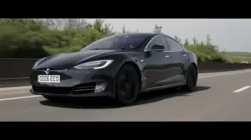 使用8年未更換電池的Tesla Model S表現如何