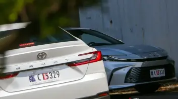 舊換新百萬內｜日本進口《Toyota Camry》新增入門油車 安全配備更全面！