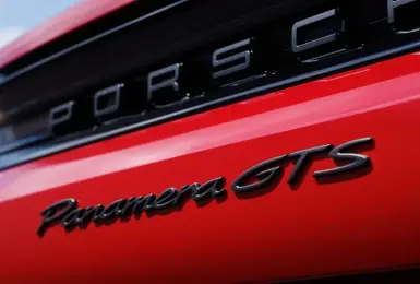 新世代《Porsche Panamera GTS》964萬元起｜標配跑車計時套件 V8雙渦輪引擎更環保