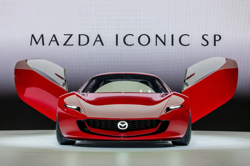 Mazda近期推出的概念車，都改用會發光的廠徽。