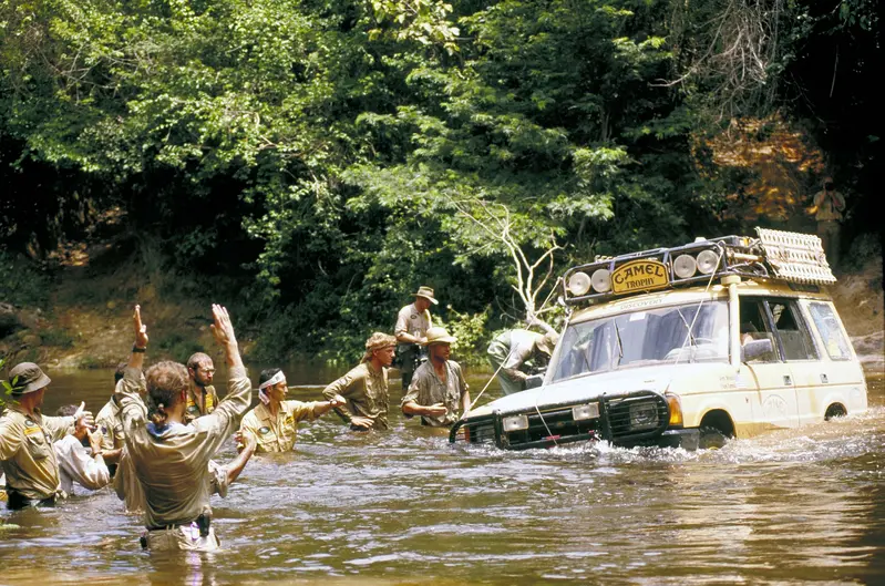 歷經 Camel Trophy 與 G4 Challenge 等越野賽事考驗，印證 Discovery 非凡的探險精神與卓越性能。