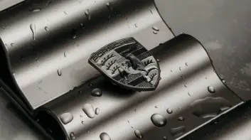 Porsche x Pantone:獨家渦輪黑(Turbonite)車色  預告 2025 / 2026 春夏風尚潮流