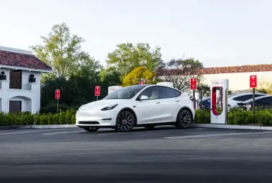 CCS1車款不能用！台灣《Tesla》超級充電站 開放它牌電動車使用