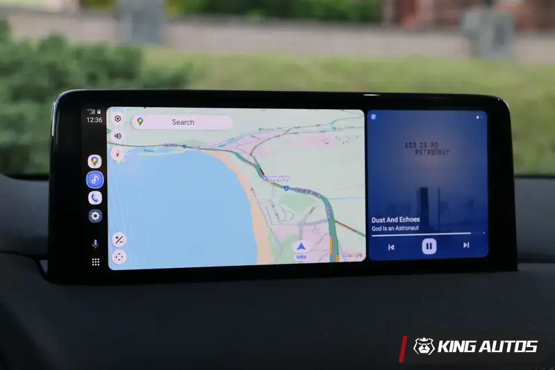寬螢幕設定，同時顯示導航圖資與歌曲資訊時，畫面更為協調。