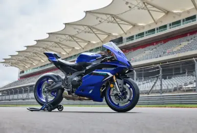 仿賽系列再添一員！三缸Yamaha YZF-R9亮相｜台灣這時導入