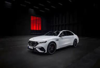 《Mercedes-AMG E 53 HYBRID 4MATIC+》485萬元起｜純電續航破百 零百加速4秒