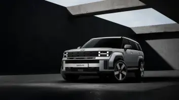 新世代Hyundai Santa Fe預售價出來了！173萬元起、配1.6渦輪油電動力