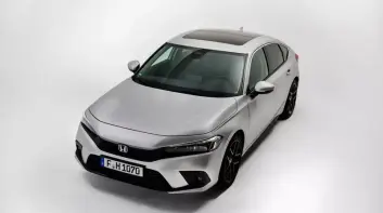 Honda推出的這台Civic e:HEV擁有最「銀」的烤漆