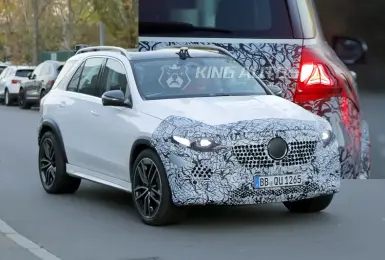 《Mercedes-Benz GLE》最快明年再次小改款 換上三芒星尾燈 可能取消跑旅車GLE Coupe