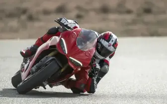 Ducati發表全新款Panigale V2/V2 S｜車身更輕 科技配備升級