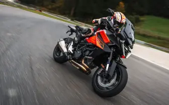 超像變形金剛！KTM發表全新1390 SUPER DUKE GT旅行機種