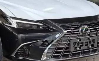 改款《Lexus ES》實車曝光 發表倒數｜燈具升級 保留石英鐘 數位儀表可能不會更新