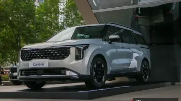 小改款Kia Carnival 164.9萬元起 科技配備大幅提升 單一7人座 柴油動力