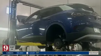 沒特工 無法修|美國《Volkswagen ID.4》在維修廠放了超過半年