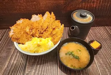 一公斤大滿足 金黃圈圈腰內丼套餐 台灣吉豚屋 每日限量供應