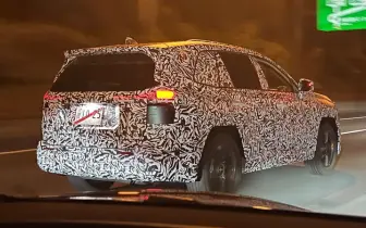 大改款《Toyota RAV4》車尾首次曝光 在公速公路上測試TSS 3.0？！