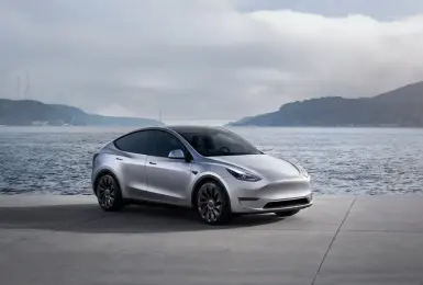 Tesla Model Y全球出清中｜新款最快這時來