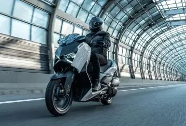 今年導入台灣｜Yamaha 2025 XMAX 300升級多項實用配備