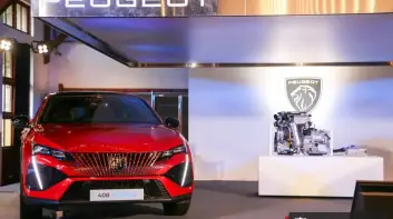 亞洲首發在台灣！大降價！Peugeot 408 2008 Hybrid輕油電 更省油跑更快！