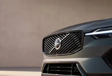 台灣今年導入！二次小改款《Volvo XC60》車機系統升級 外觀更有家族風格