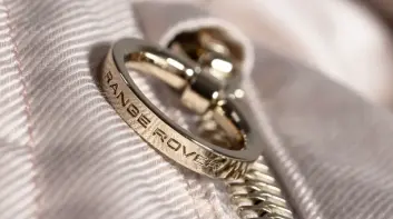 《Range Rover》跨足精品 THE LONDON COLLECTION膠囊系列 由英國超模 ADWOA ABOAH 親身詮釋 