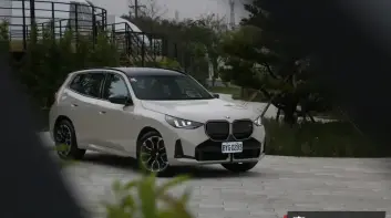 《BMW G45 X3 M50》試駕報導｜科技支援下 更有操駕樂趣 全新奶茶車色 讓性能車展現陰柔的一面