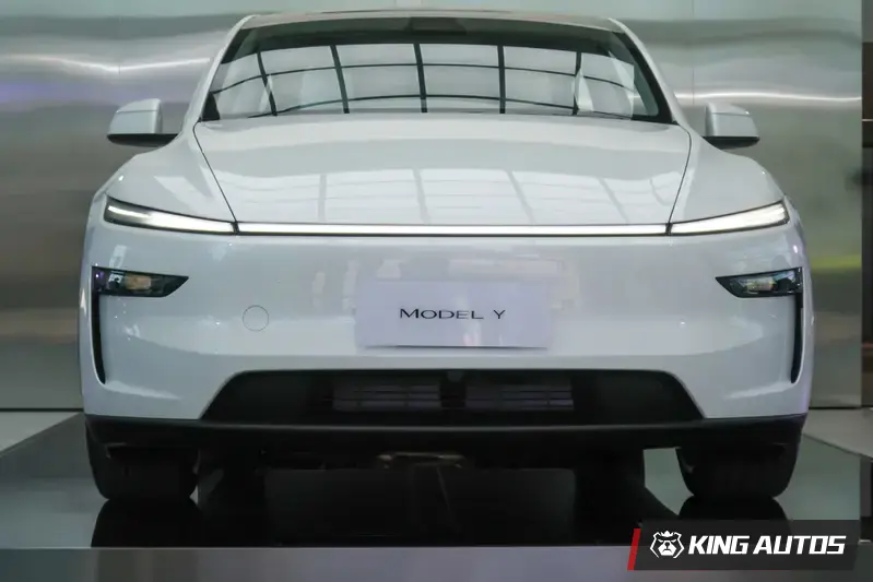 車頭多了一個攝影鏡頭