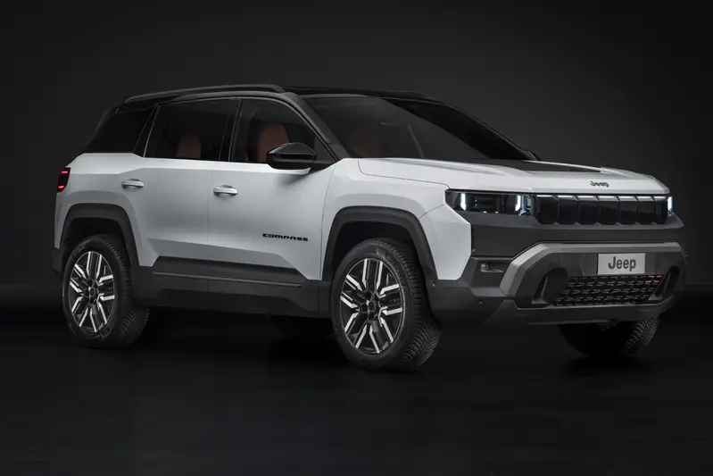 首次新增的電動車Compass 4x4，採雙馬達四輪驅動設定。