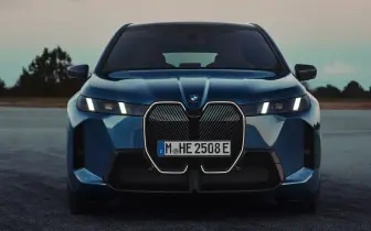 《汎德》小改款《BMW iX》｜首次標配M Sport套件 續航 馬力與價位都提升