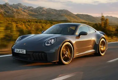 Porsche 進退兩難：SUV 賣得好，但「德製」光環快守不住了？