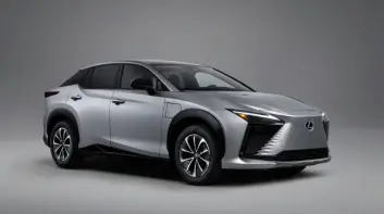 電動 SUV 更猛了！2026 Lexus RZ 推出 550e 性能版、還能模擬手排