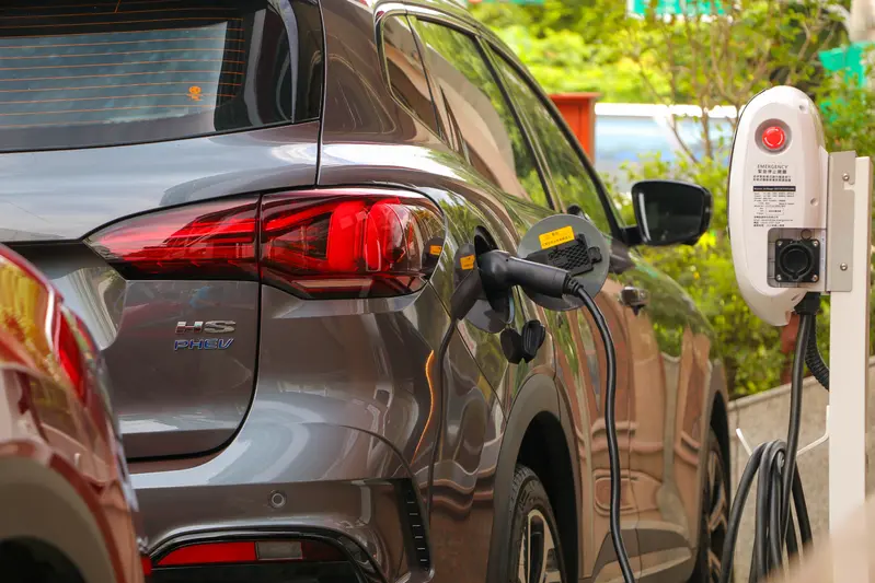 ▲ 目前國產車唯一的MG HS PHEV，具備可油可電的優勢，適合想體驗純電駕馭樂趣，又不想被充電站綁住的消費者。