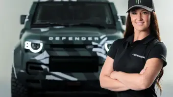 達卡拉力賽段冠軍|美國女將Sara Price 代表《Defender》競逐 2026 年賽事