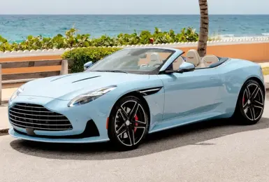 有錢人的玩具！Aston Martin 為棕櫚灘打造夢幻 DB12 Volante