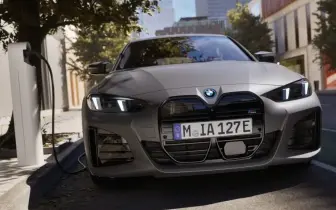 馬力屌打M3 CS！《BMW i4 M60 xDrive》333萬元起 601匹 551公里