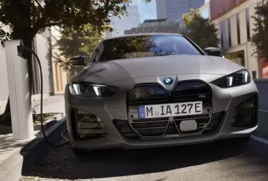 馬力屌打M3 CS！《BMW i4 M60 xDrive》333萬元起 601匹 551公里