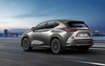 Lexus NX 小改款資訊曝光：數位儀表、智慧頭燈上身，入門動力即將退出
