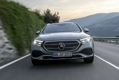 賓士漲太多！《戴姆勒商車》的公務車 不再非《Mercedes-Benz》不可