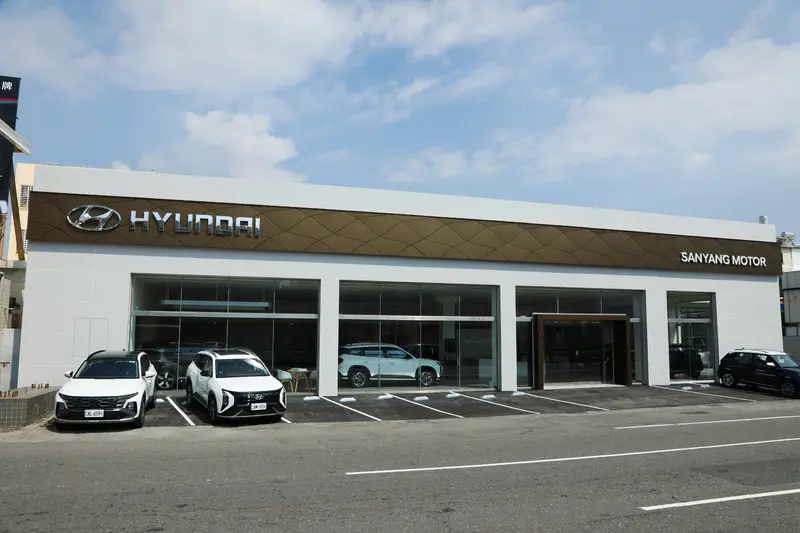 【HYUNDAI東台南展示中心（新址）】地址：701 台南市東區中華東路三段151號｜電話：(06) 267-2032｜營業時間 : 週一~週日 9:00~20:00