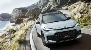 日規小改款 Toyota Corolla Cross 熱銷搶訂，GR Sport 運動版更讓買家等半年！