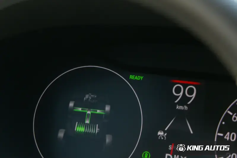 高速行駛時，有時候也能單靠電動馬達驅動車輛。