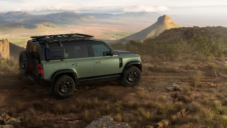 全新 Defender 110 Trophy Edition 限定版提供凱西克綠 (Keswick Green)車色
